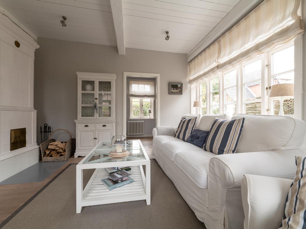 Living room with Frisian tiled stove