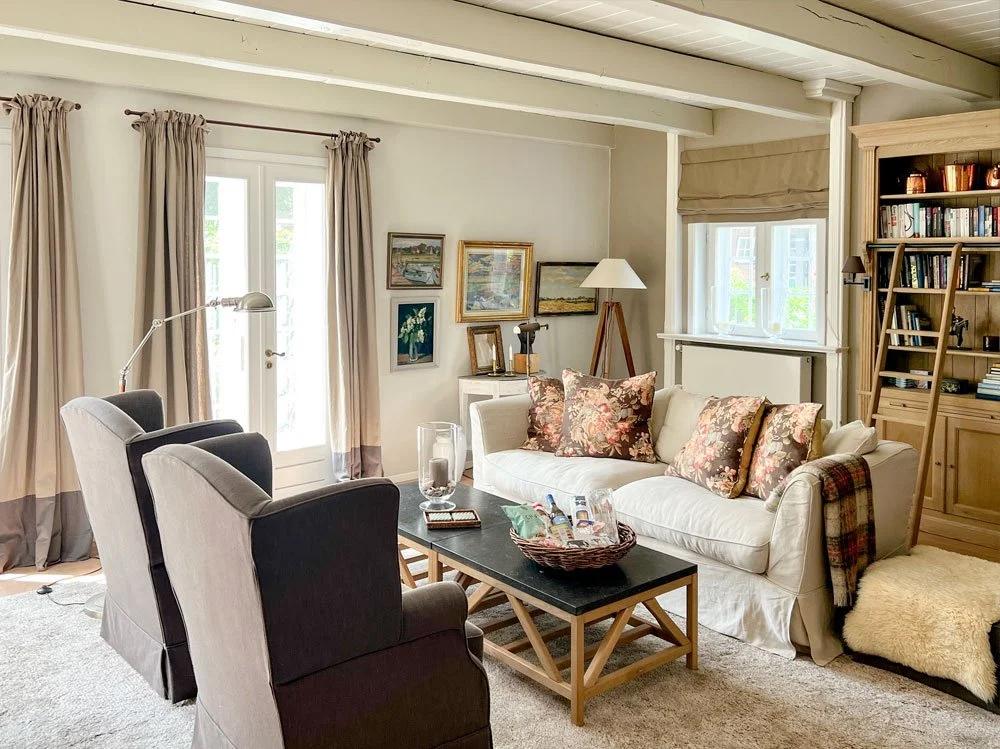 View into the livingroom
