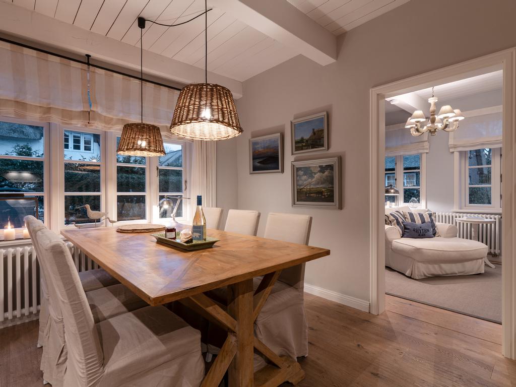 Spacious and inviting: the dining room