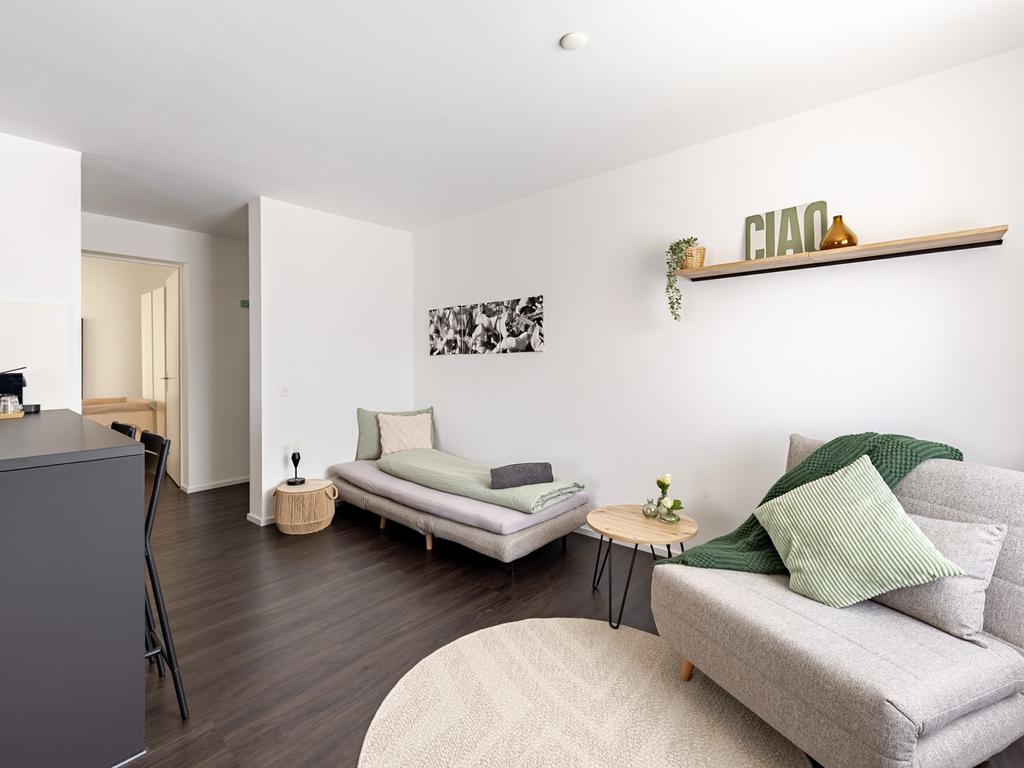 For reasons of comfort, both sofa beds (80 x 190 cm) are designed for people weighing max. 85 kg/180 cm